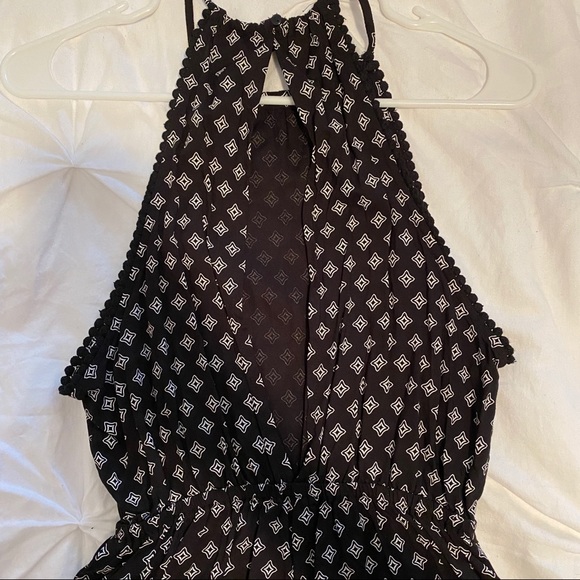 High Neck Open Back Romper - Picture 3 of 4